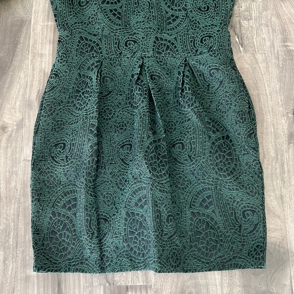 VENUS green patterned dress - like NEW - size 12 - ๐ - Picture 4 of 15